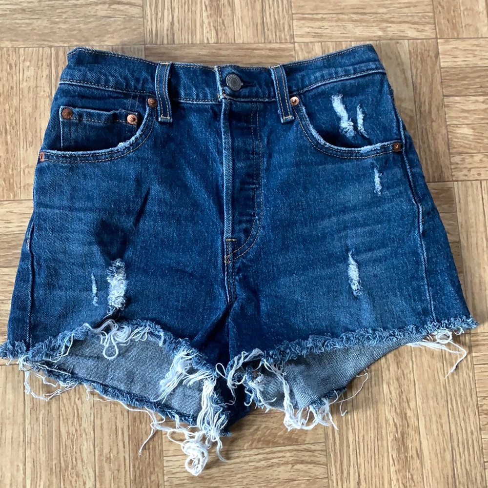Levi’s Ribcage Shorts